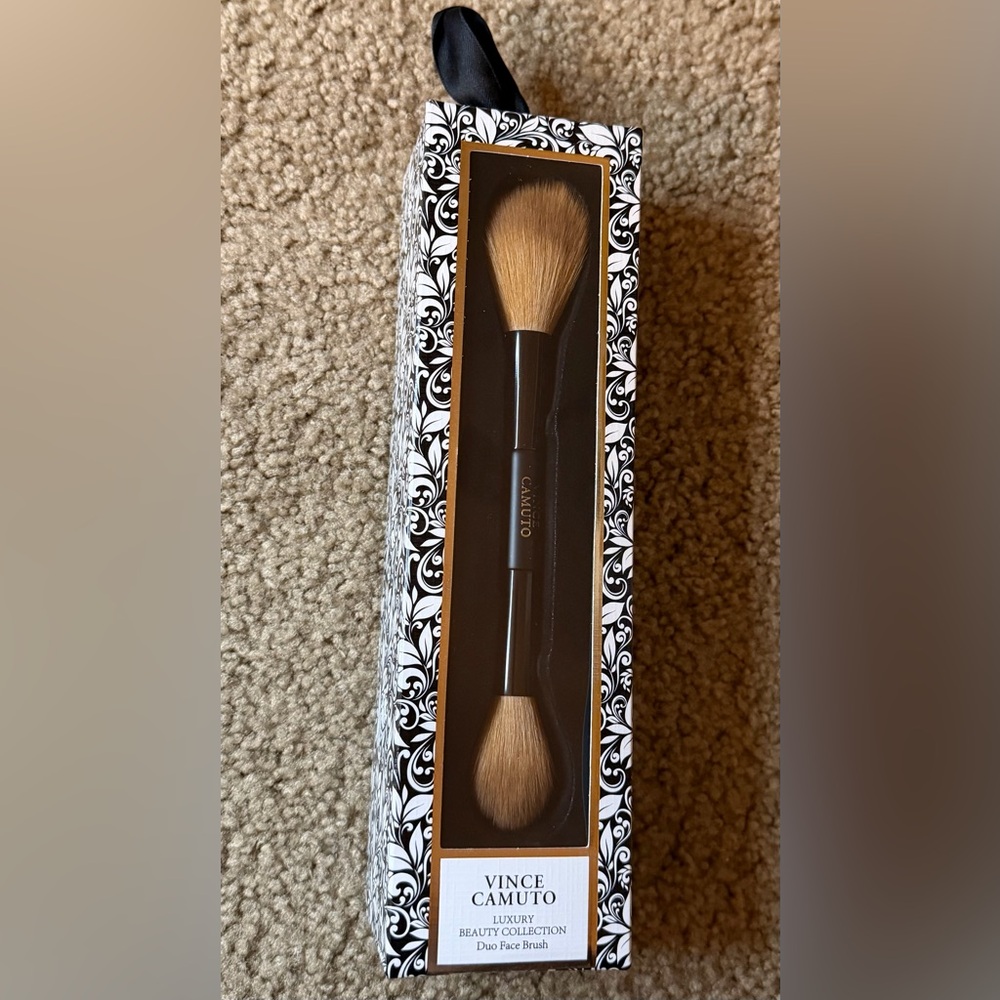 Vince Camuto Black and Brown Dual-Ended Brush